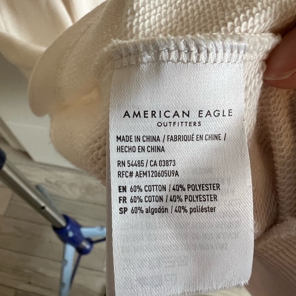 American Eagle Cream Crew Neck - L - Picture 7 of 7